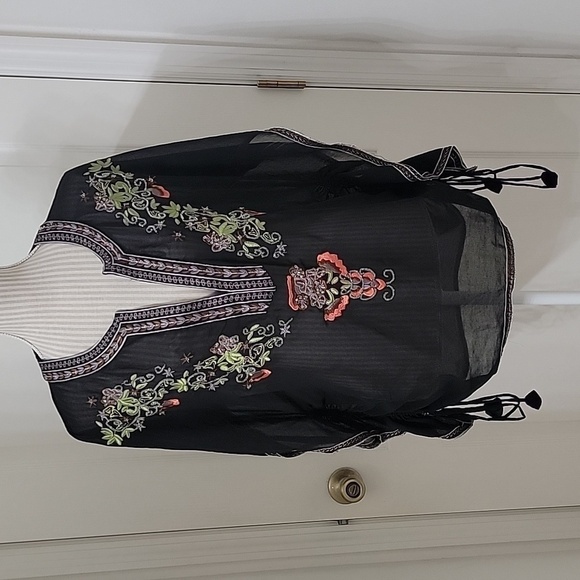 Twentyone Brand Size L, Black Embroidered V Neck Sheer Top. - Picture 1 of 10